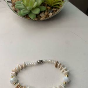 Shell Braclet